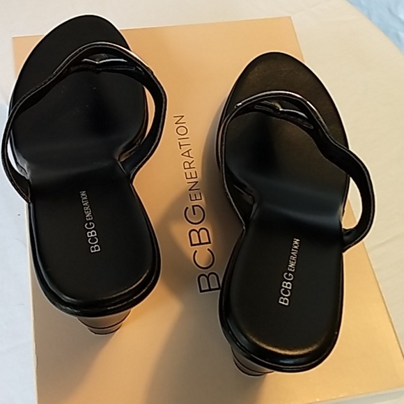 BCBG BG-QUIZ platform sandal - Picture 6 of 7